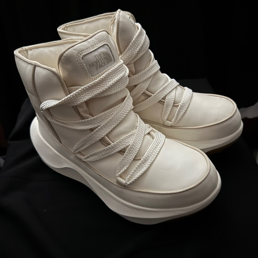 The North Face Cream Winter Boots     Brand New!!